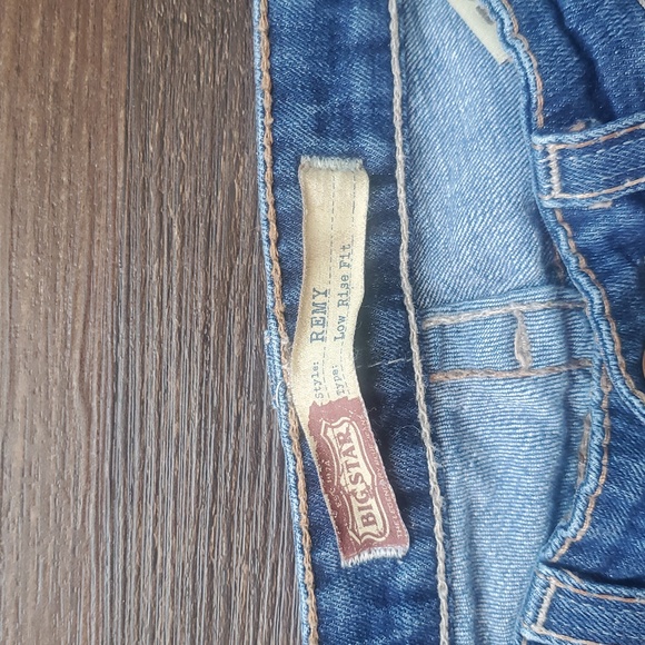 Silver Jeans - Picture 3 of 9